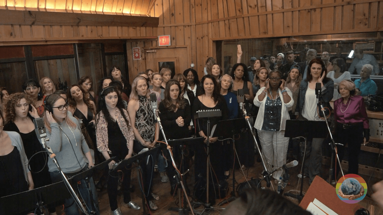 Un total de 60 estrellas de Broadway han prestado el poder de su voz para sumarse a la causa.
