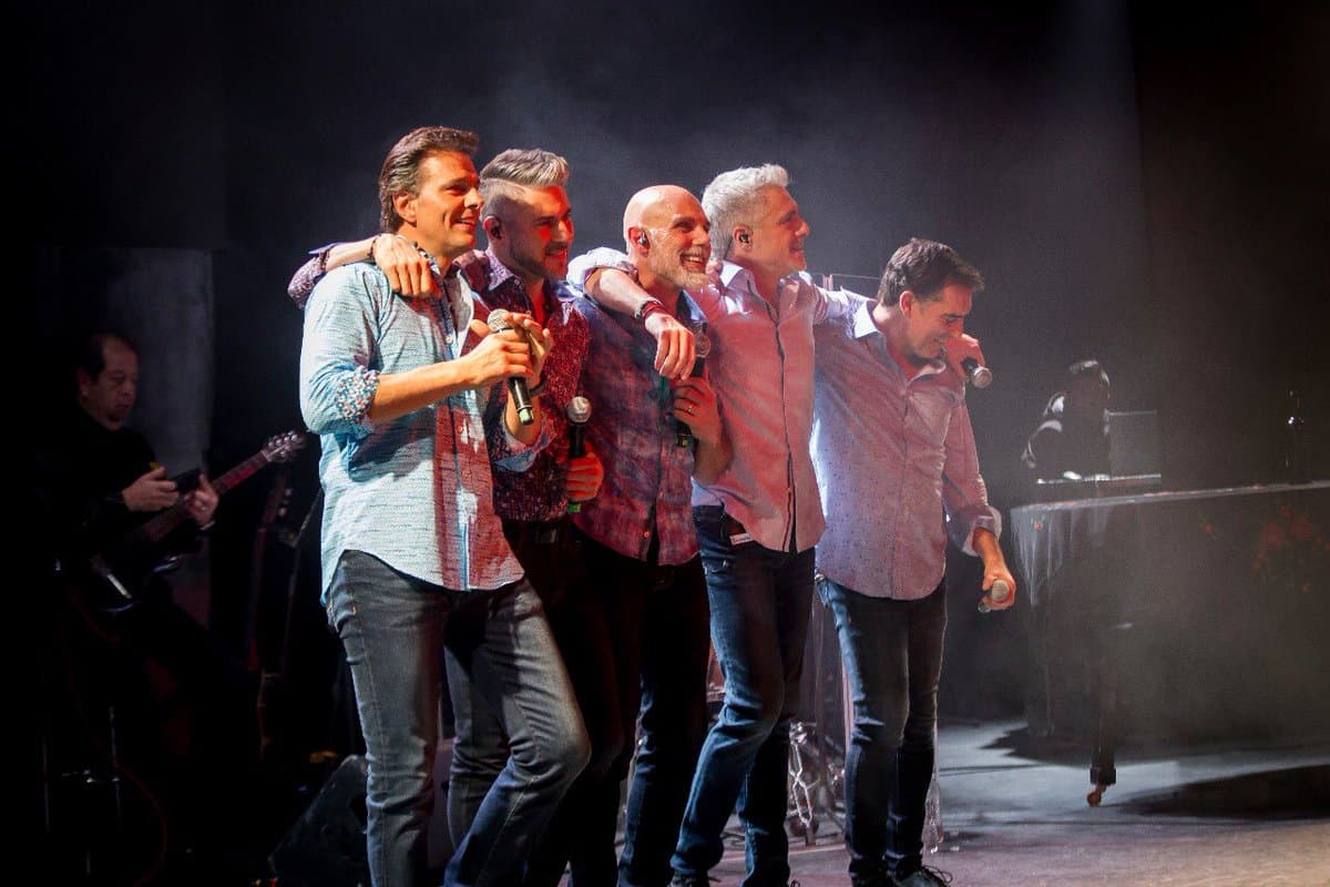 En mayo de 2018 Sachi concedió una entrevista para el portal Sipse donde habló de dicho proyecto junto al actor de 50 años de edad. "'Caballeros cantan' es un sueño que Agustín Arana tenía y decidí unirme para cumplirlo. Juntos hemos logrado un gran equipo [...]", aseguró la actriz.