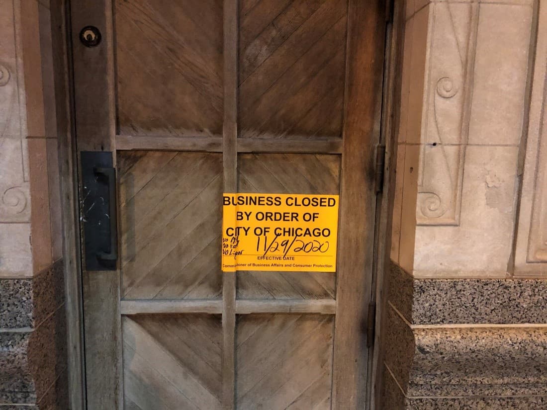 The Vault / All Access fue citado por una supuesta fiesta ilegal en Wicker Park el 29 de noviembre en la cual autoridades dicen que hubo cientos de personas. Nueve citaciones por violar las regulaciones COVID-19 (sobre capacidad en interiores, sin distanciamiento social, sin máscaras), no tener las licencias comerciales.