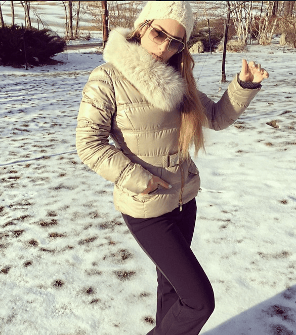 ¿Quién es? Nada más y nada menos que Belinda, quien ahora se tapó más de la cuenta.