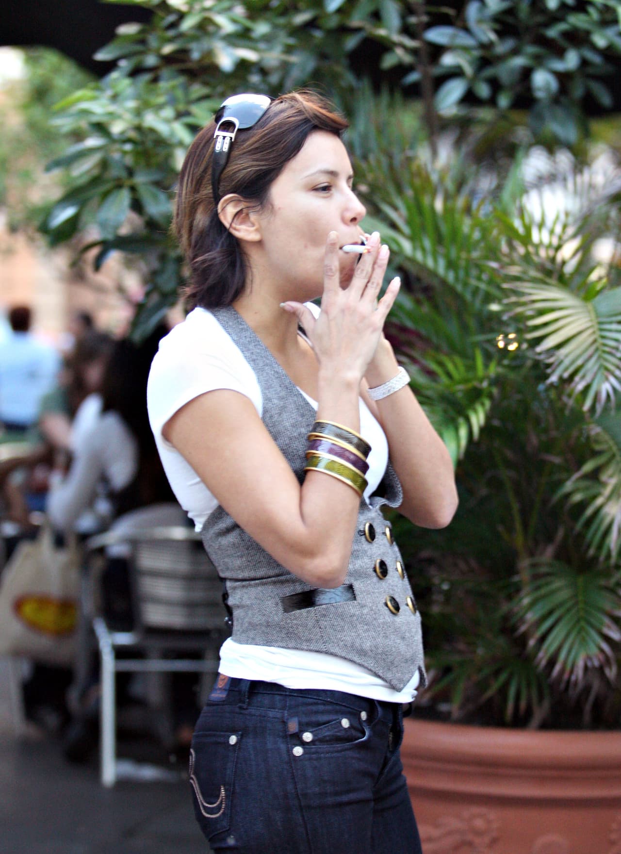 Hace algunos años, Eva Longoria también se unió al club de los fumadores, pero luego dejó el hábito.