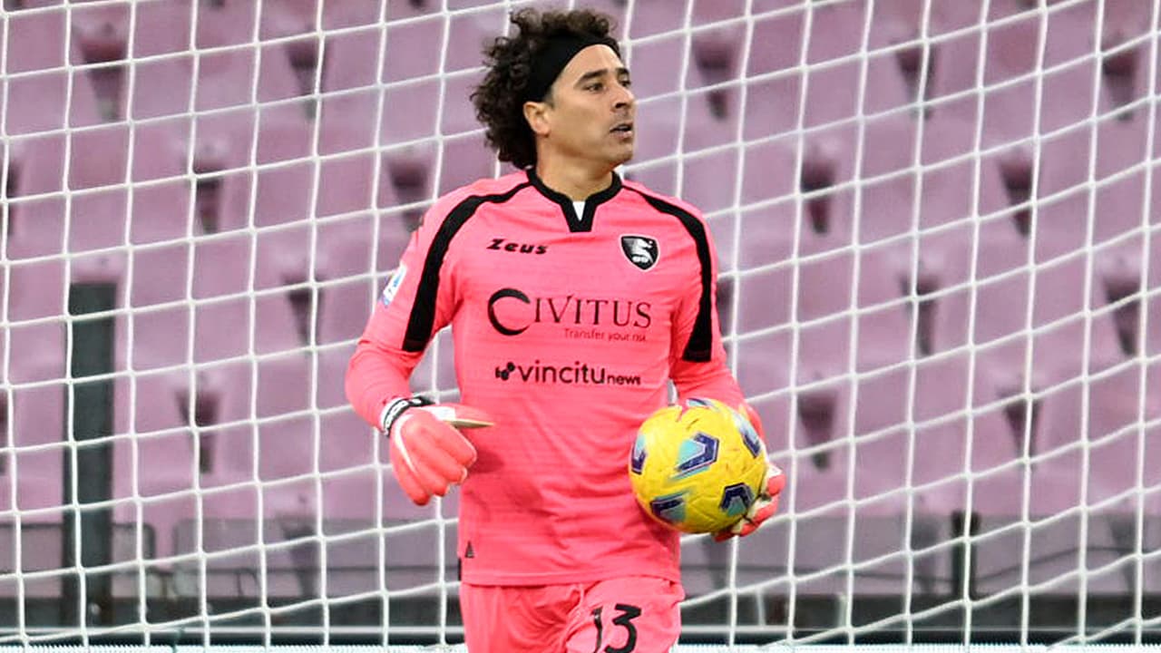 Guillermo Ochoa regresaría al futbol español