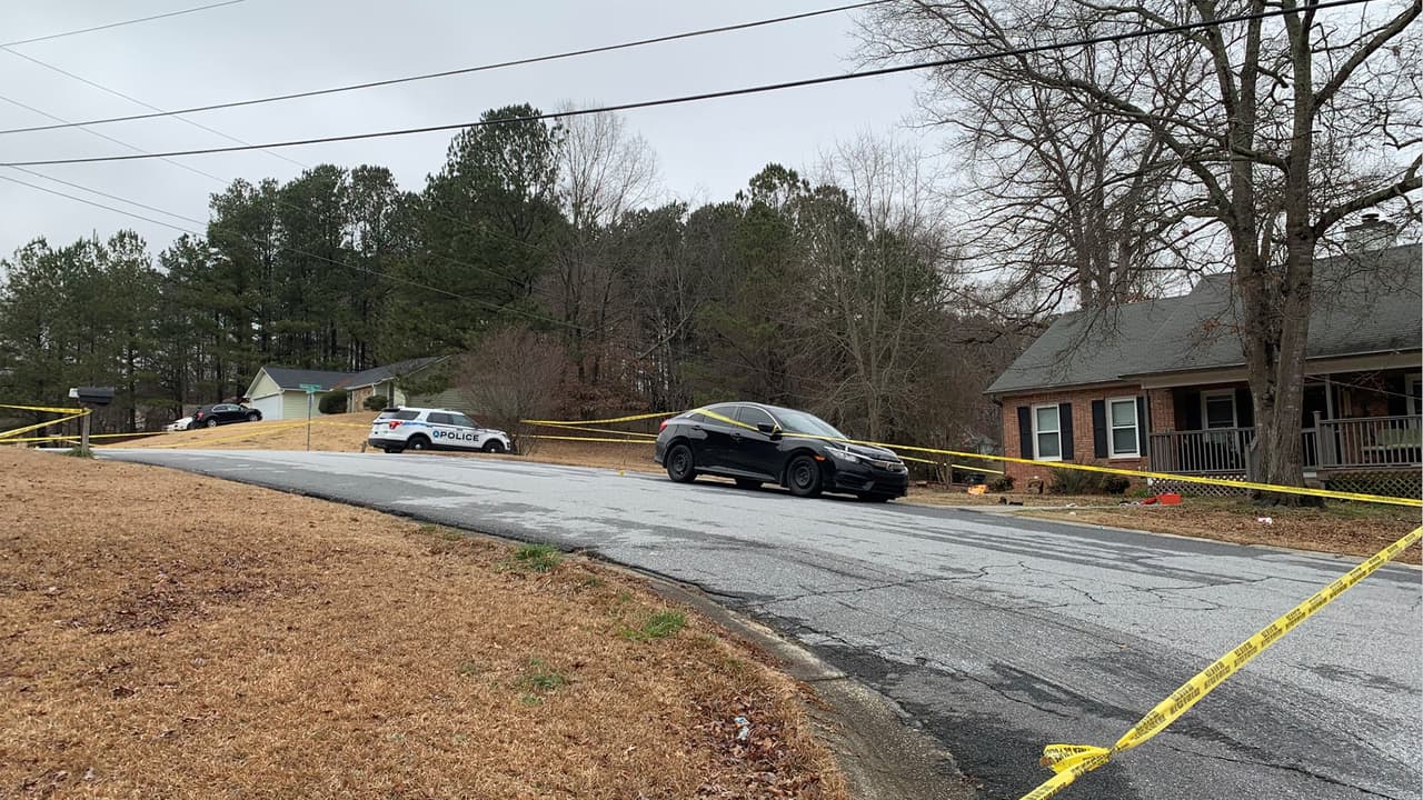 Damia Mitchell, de 17 años, es buscada por el Departamento de Policía del condado de Gwinnett tras ser acusada del homicidio de Faith Burns, de 20 años ocurrido en Mountain Ash Court, en Dacula.
