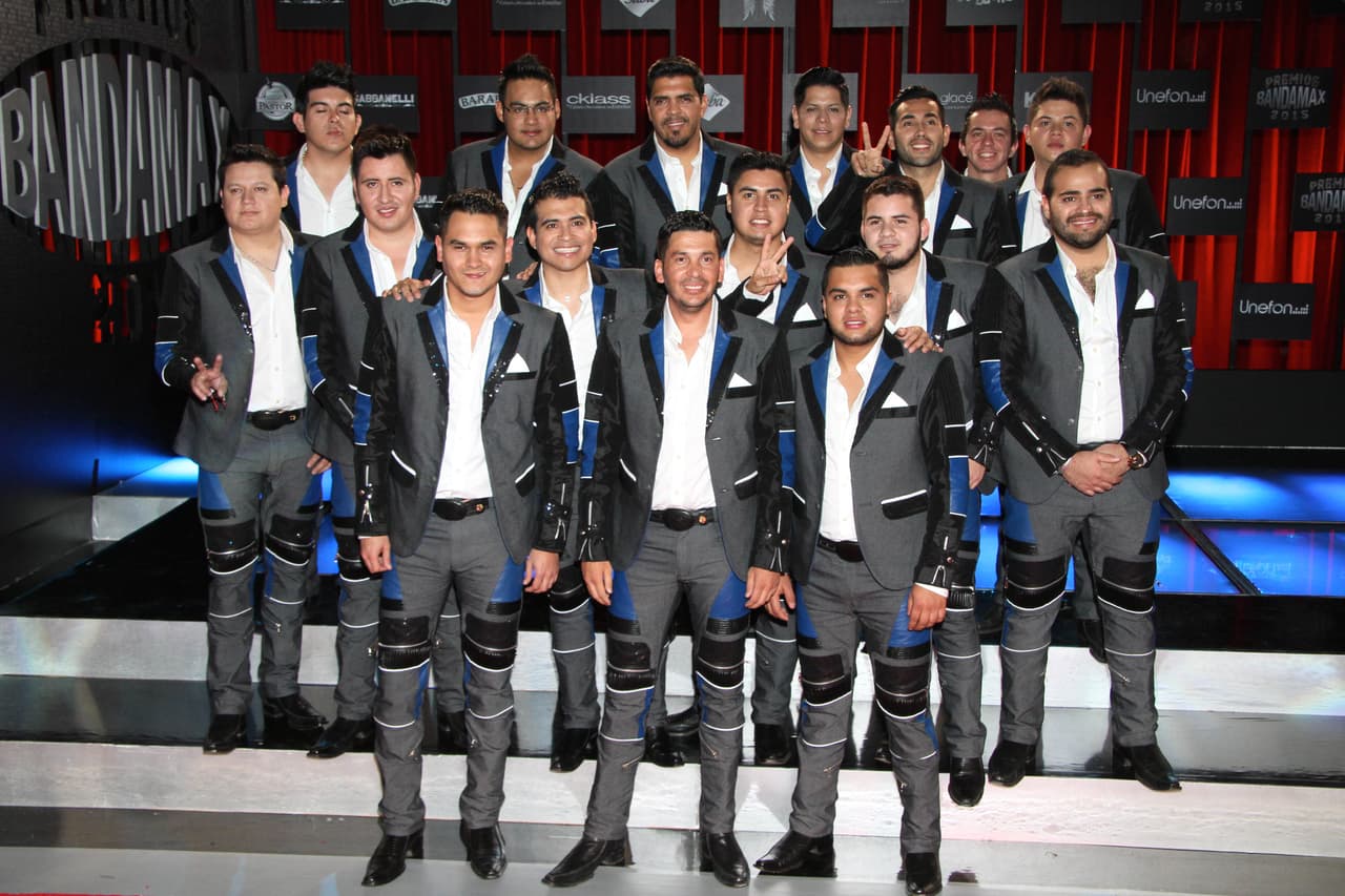 Gran bienvenida tuvieron Los Recoditos en la alfombra de Premios Bandamax, donde hicieron de las suyas y posaron como todos unos galanes.