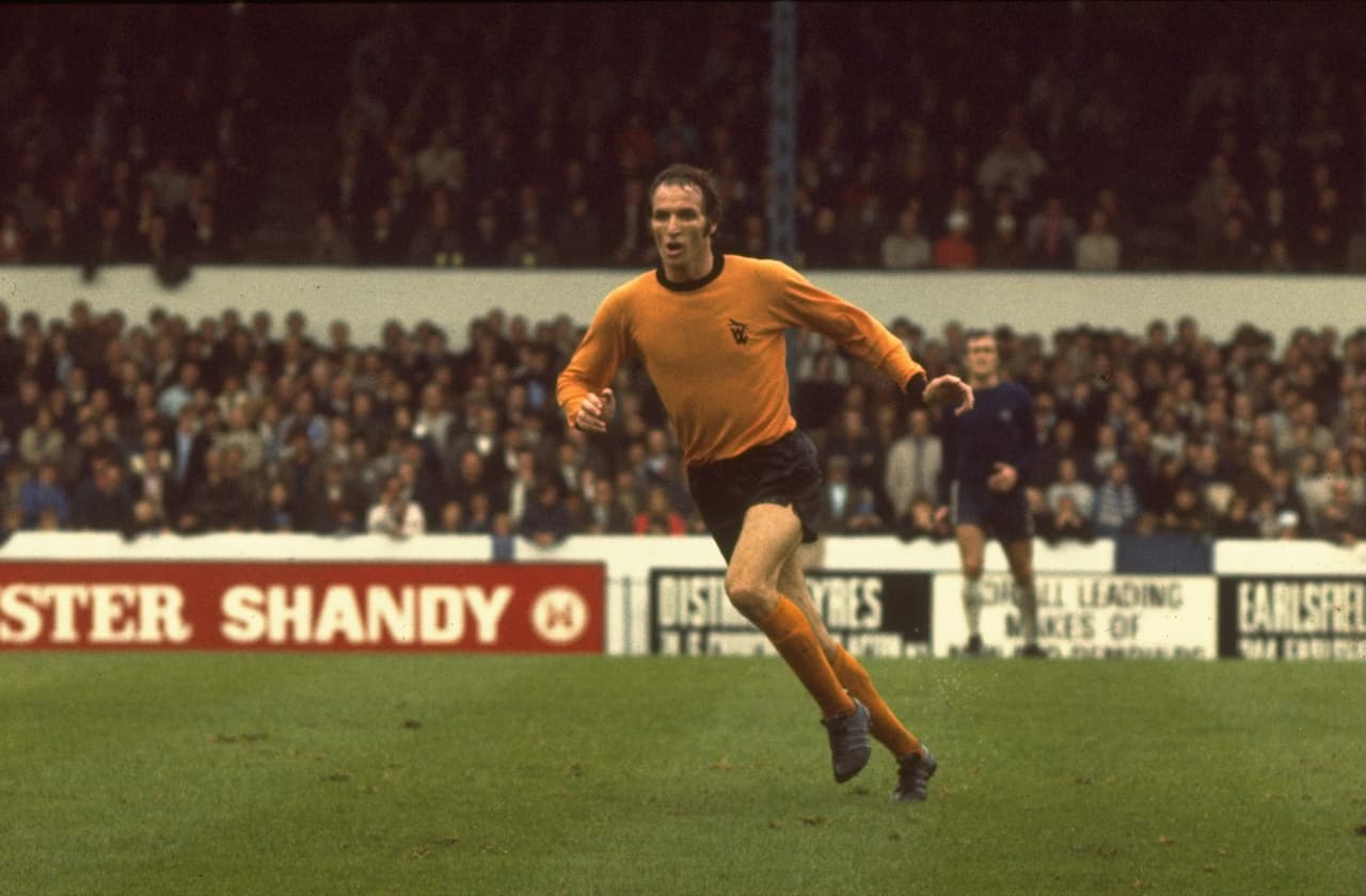 El record le pertenece a Derek Dougan, quien anotó 12 tantos en esta competición.