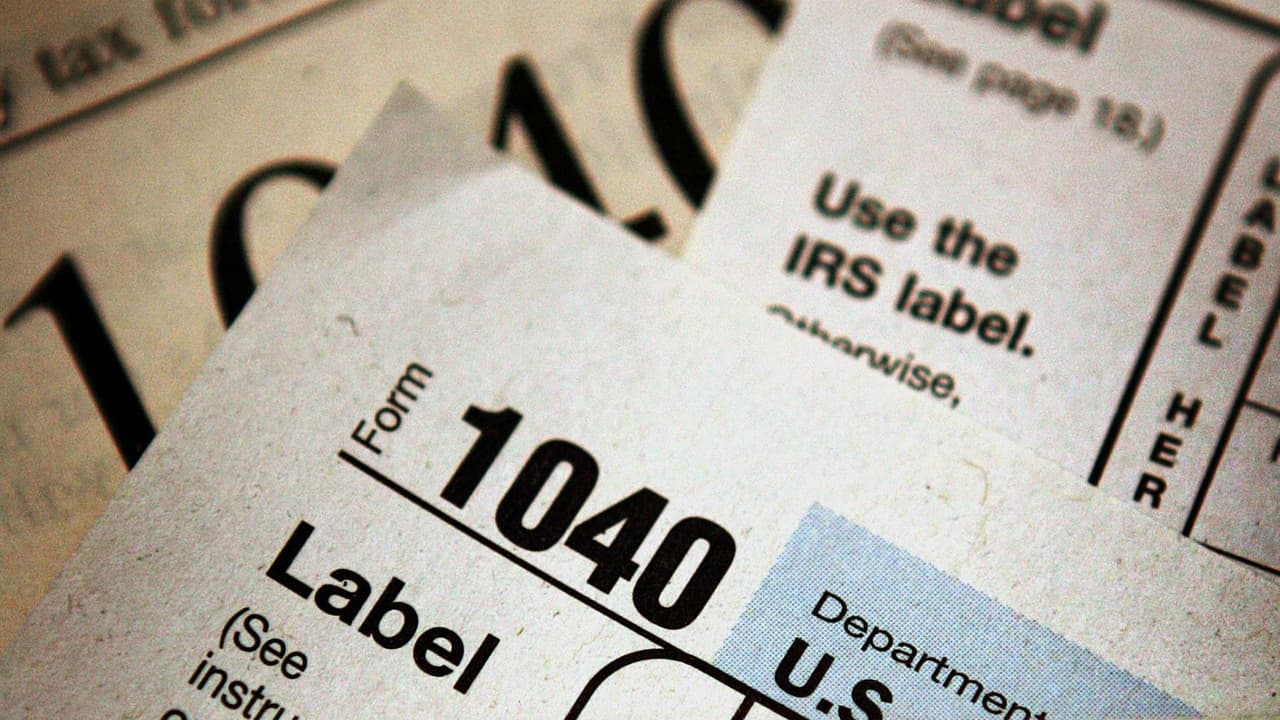 ¿Debes dinero al IRS y no puedes pagar? Esto es lo que debes hacer antes de terminar el plazo