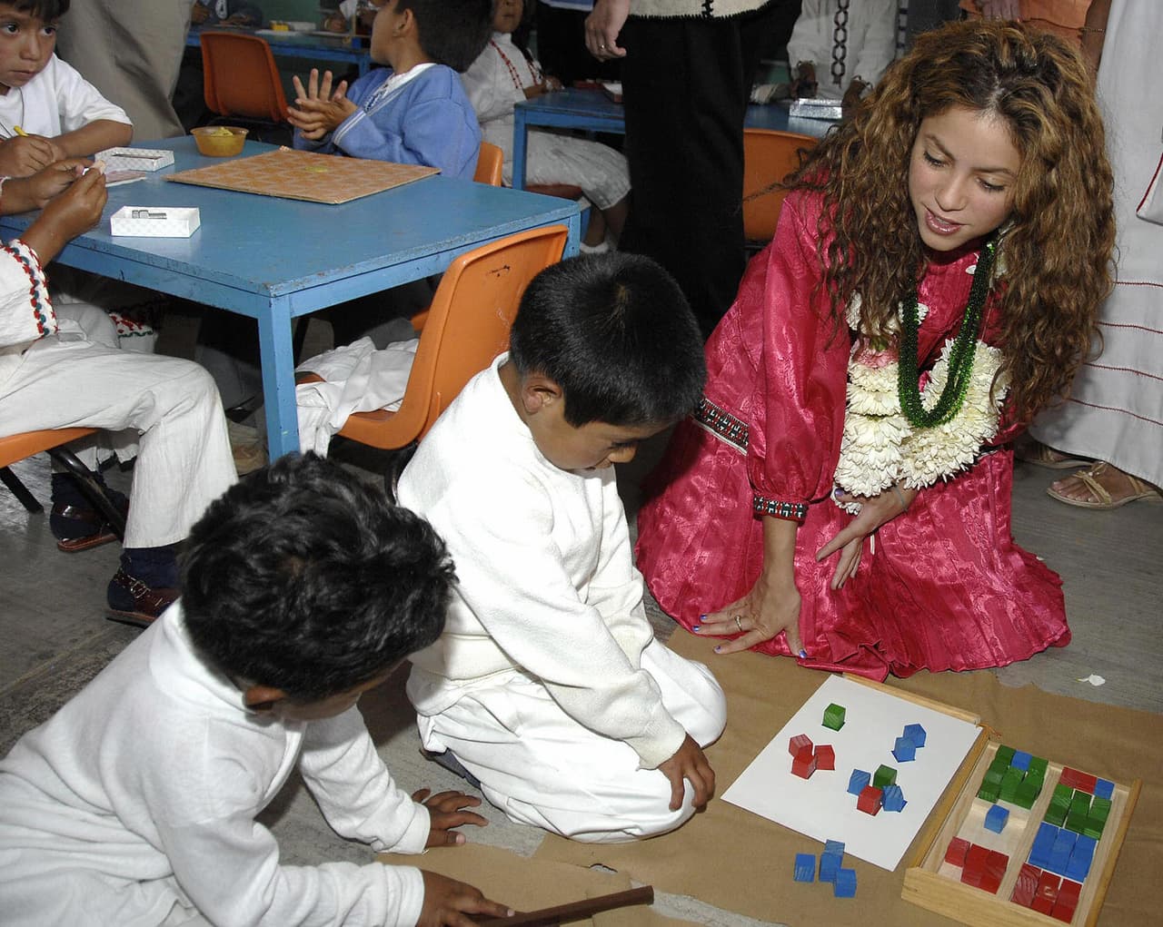 Su impulso la ha llevado a construir escuelas en las zonas más vulnerables de Colombia, dejando claro siempre en su mensaje que la ayuda nunca es suficiente.