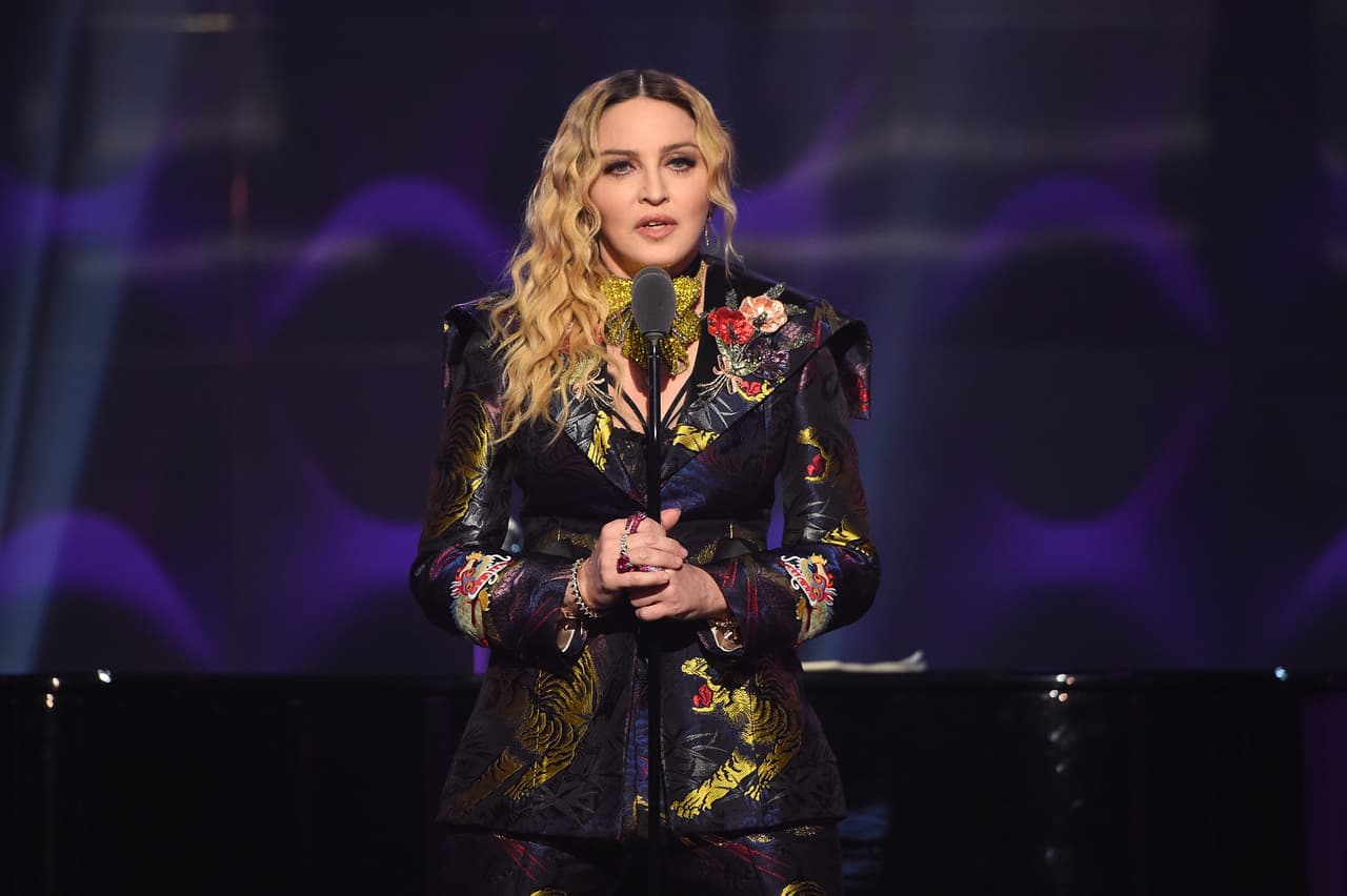 ¿Mujer del Año? Madonna lo agradece exponiendo sus heridas de guerra en 34 años de carrera