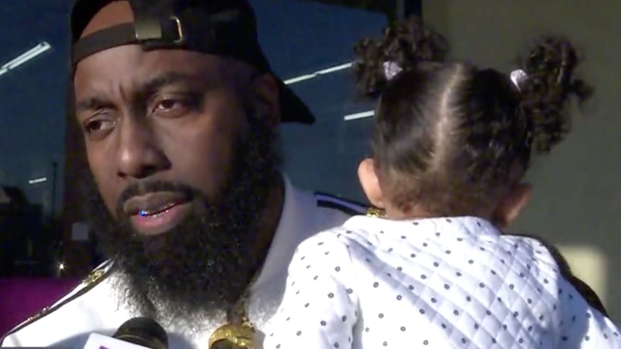 Cossio ha recibido la visita de artistas como el rapero Trae Tha Truth.