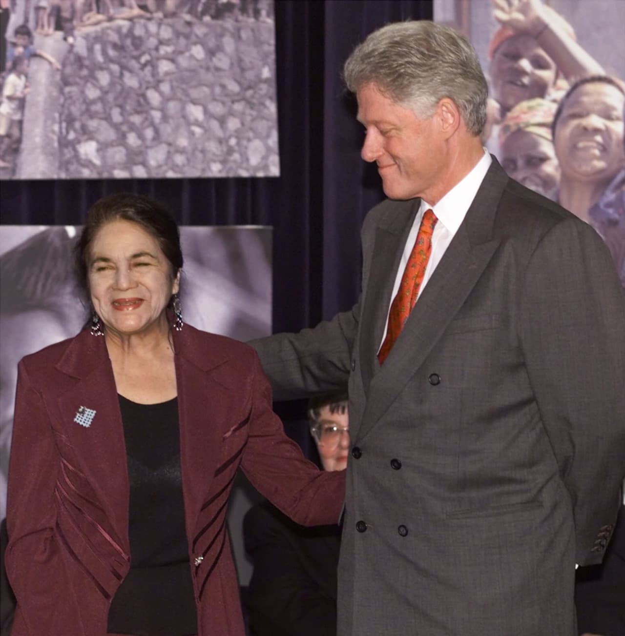 En 1999, el para entonces presidente, Bill Clinton, reconoció la obra de Dolores Huerta durante una ceremonia en la Casa Blanca donde le otorgaron el Premio Eleanor Roosevelt a los Derechos Humanos. Huerta también ha recibido otros importantes galardones como la Medal of Freedom. 
<br>