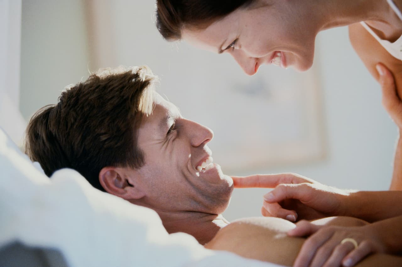 Recuerda que la pasión debe estar presente. No conviertas a tu ex en tu nuevo mejor amigo pues seguramente esta relación no volverá a funcionar.