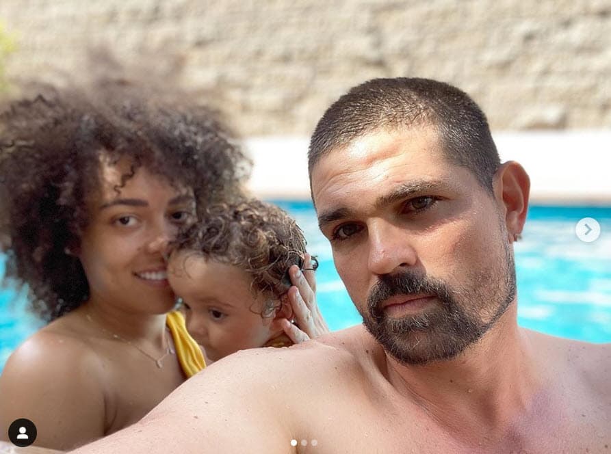 El actor 
<b><a href="https://www.univision.com/famosos/dante-lleno-de-alegria-a-ferdinando-valencia-estos-son-algunos-de-los-momentos-mas-felices-que-pasaron-juntos-video">Ferdinando Valencia</a></b> cree que su hijo Tadeo ve y juega
<b> con su fallecido mellizo Dante. </b>