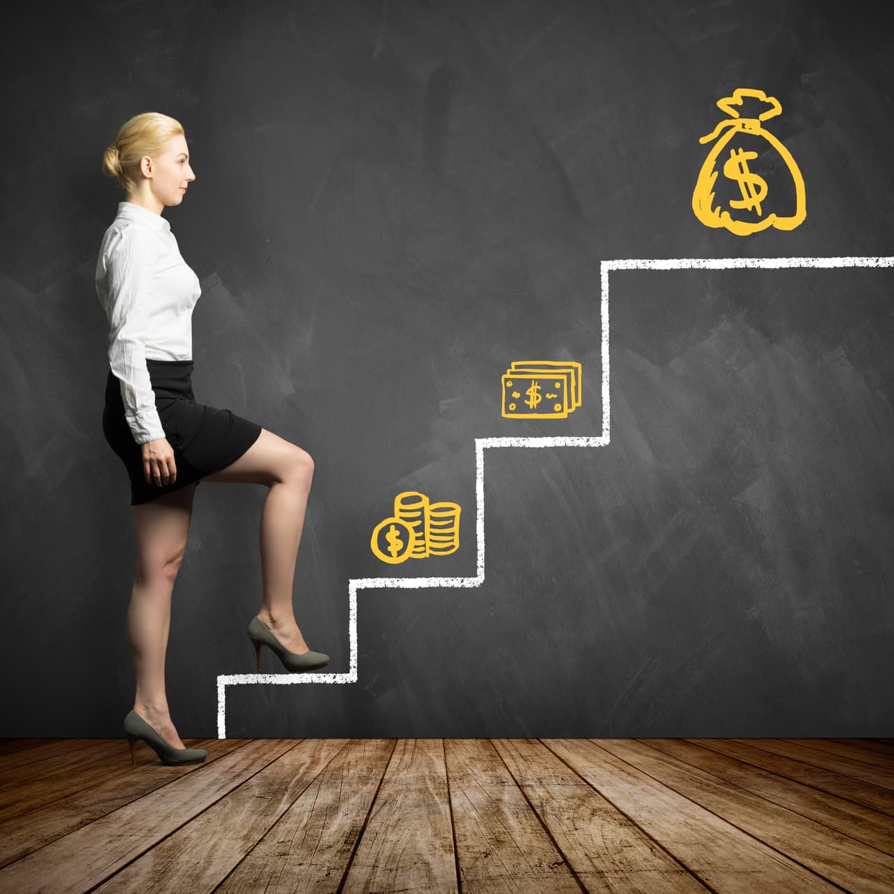 <b>La Serpiente en el año del Jabalí de Tierra (Los nacidos en 1941, 1953, 1965, 1977, 1989, 2001, 2013)</b>
<br>Un ciclo en que ganarás más que en el año pasado, pero te costará mucho trabajo lograrlo pues es un ciclo de esfuerzos. Debes mirar bien lo que haces, con quien te asocias porque podrías perder dinero si no administras bien tu economía desde el comienzo del año. Te entrará el dinero a manos llenas por diferentes vías, pero al mismo tiempo, tiendes a gastarlo de una forma poco prudente, de ahí la necesidad de tener muy bien plantados los pies sobre la tierra durante este año. 
<br>