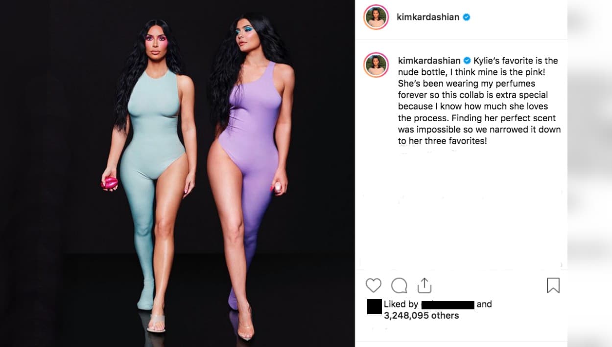 <b><a href="https://www.univision.com/entretenimiento/fotos-que-muestran-el-increible-plagio-que-kylie-jenner-ha-hecho-de-kim-kardashian-fotos">Kim Kardashian (de azul) posó junto a su hermana menor, Kylie Jenner</a></b>, para promover unas fragancias. Lo menos que podía anticipar la esposa de Kanye West era que esa imagen sería usada para demostrar que ella tiene
<b> seis dedos</b> en el pie izquierdo.