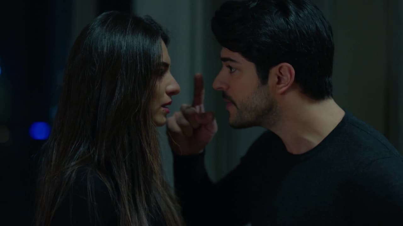 El plan de Kemal dio frutos y todos se enteraron de que 
<b>Asu era en realidad hermana de Emir</b>, gracias a ello aprovechó para desahogarse y correrla de su vida.