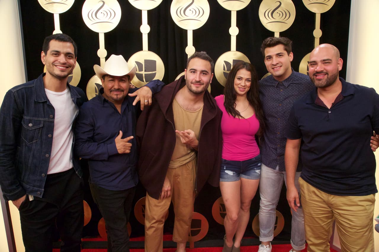 <a href="https://www.facebook.com/buenomalafeo/?fref=ts">El Bueno, La Mala y El Feo</a> y el grupo pop 
<a href="https://www.facebook.com/Reik/">Reik.</a>