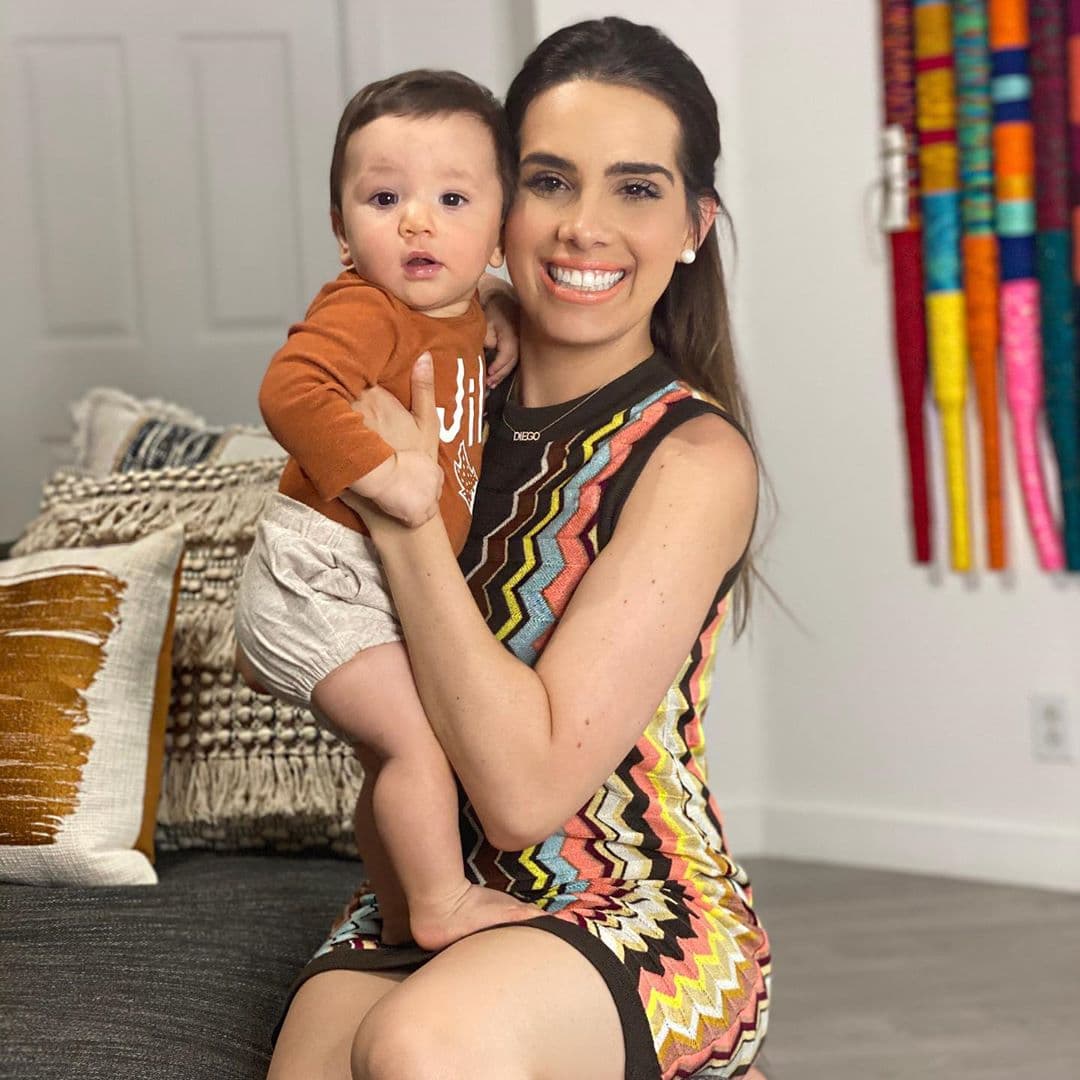 La sonrisa de Andrea a lado de su bebé no tiene comparación. Ella misma ha mencionado que su hijo es su 
<b><a href="https://www.univision.com/shows/despierta-america/andrea-chediak-tendra-un-dia-de-accion-de-gracias-bendecido-ahora-que-su-bebe-milagro-esta-en-casa-fotos" target="_blank">"pequeño milagro"</a></b>. Lo mismo que ahora sucede con Michelle Galván, quien finalmente cumplió su sueño de ser mamá.