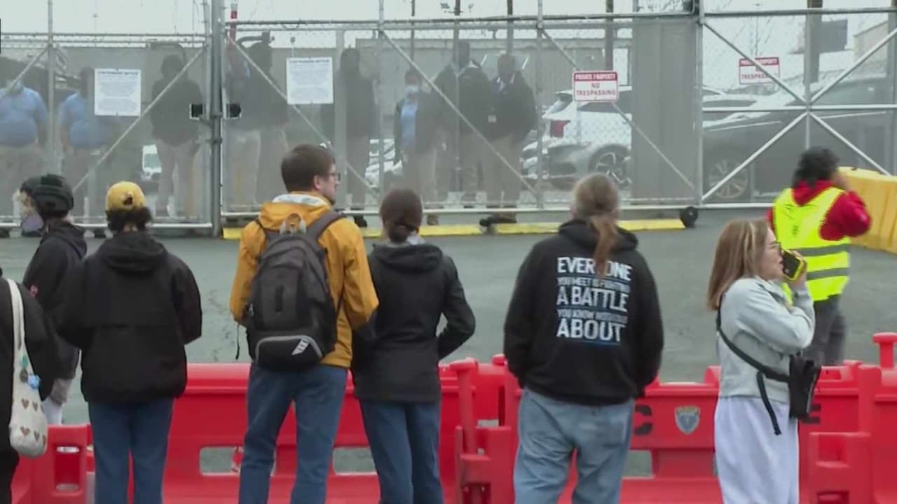 Migrantes detenidos en centro de ICE en NJ protestan con huelga de hambre
