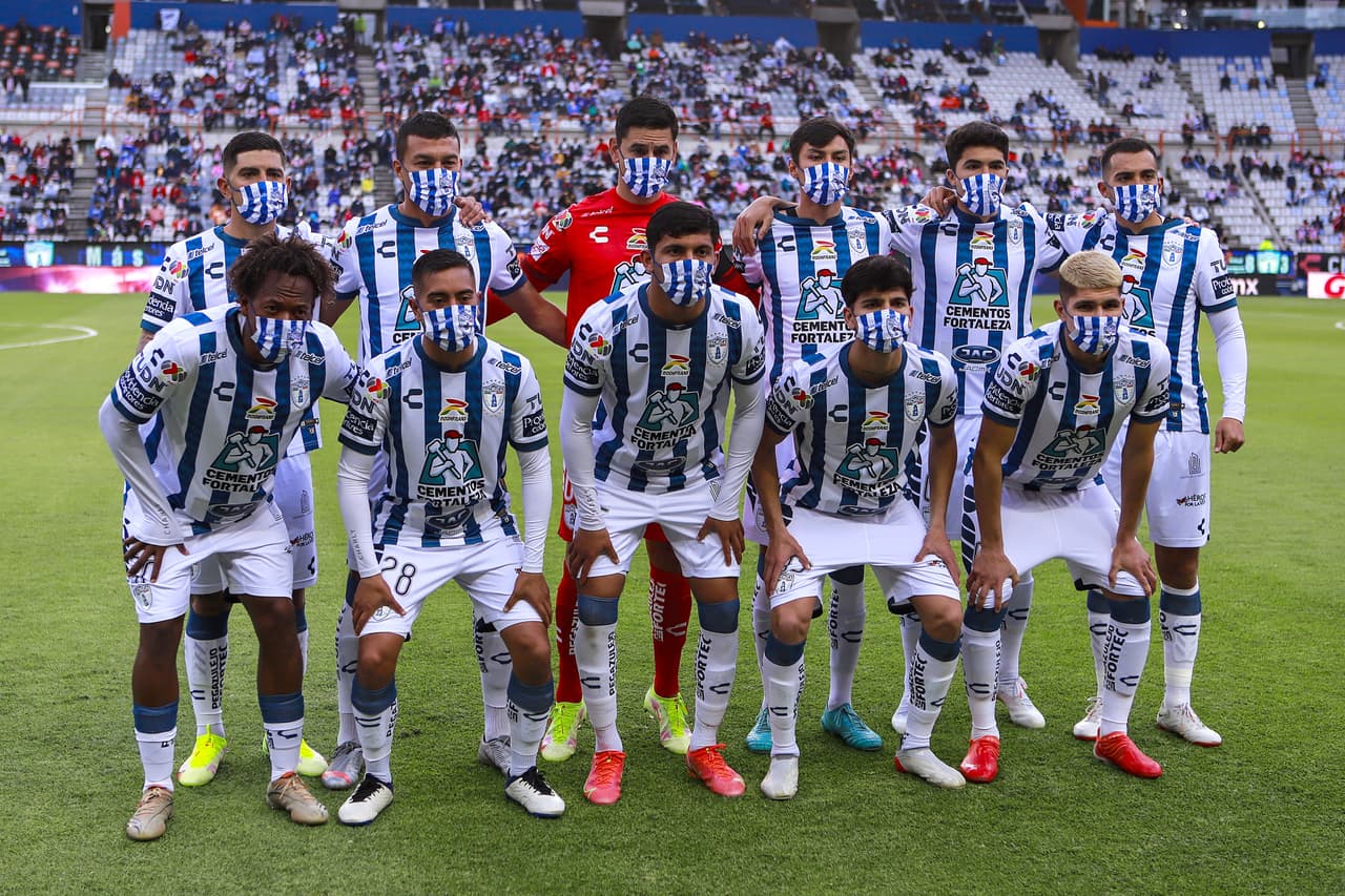 El Pachuca consiguió su segunda victoria del torneo tras vencer por 2-1 a las Chivas. Los Tuzos aprovecharon un grave error del 'Tiba' Sepúlveda y Raúl Gudiño para marcar el segundo tanto después de que Víctor Guzman hiciera el primero. Los rojiblancos reaccionaron con un gol de Ángel Zaldívar por la vía del penal, pero no fue suficiente.
