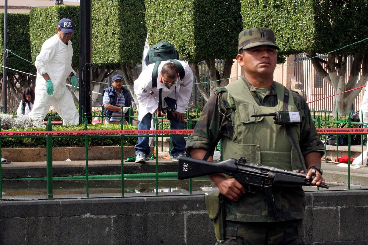 Ofrecen recompensa por tres presuntos autores de atentado de 2008 en México