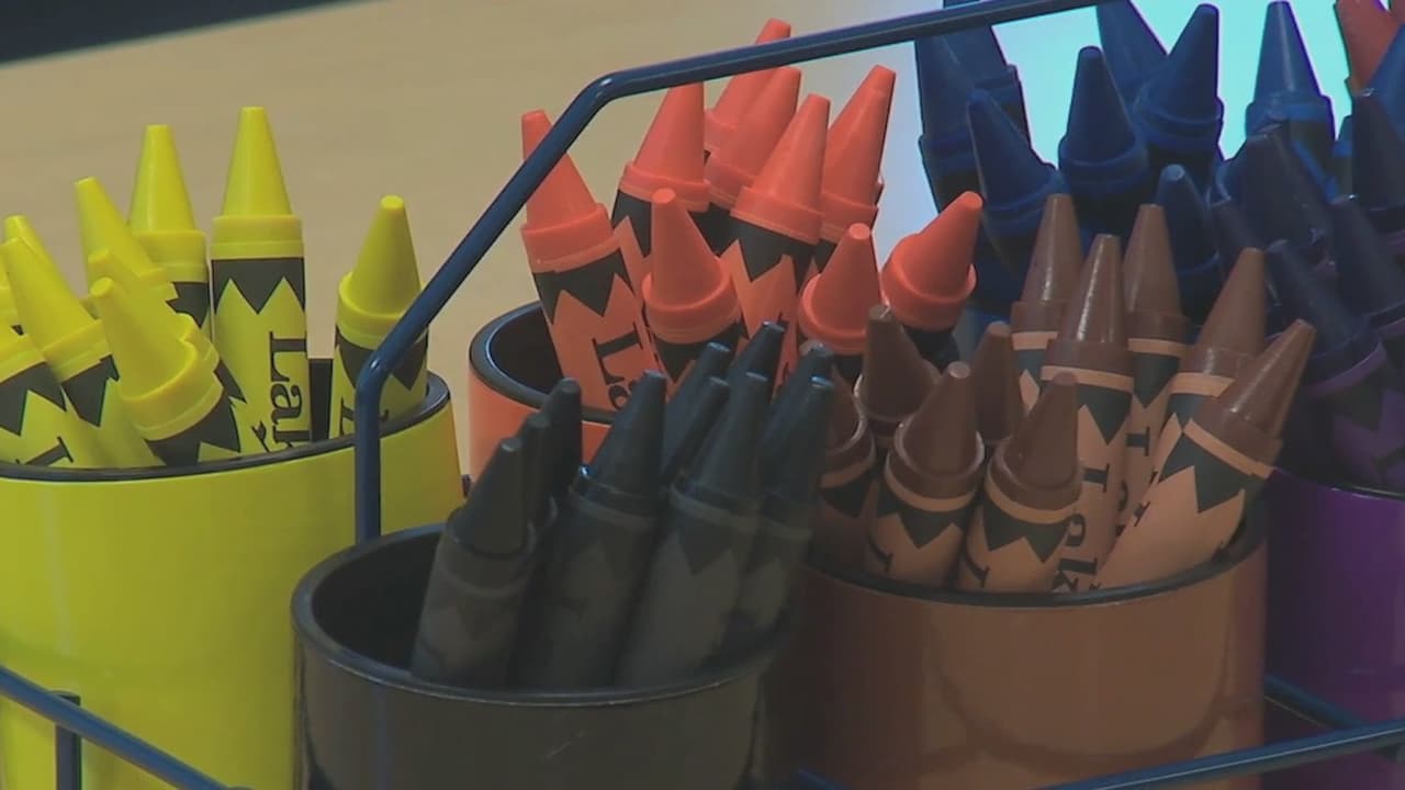 Maestros de Texas son los que más gastan en materiales para las aulas