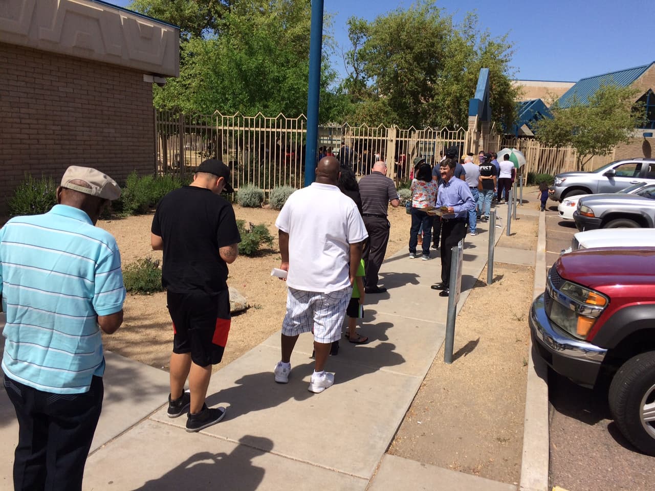 Polémica por retraso "inaceptable" en proceso de votación en Arizona