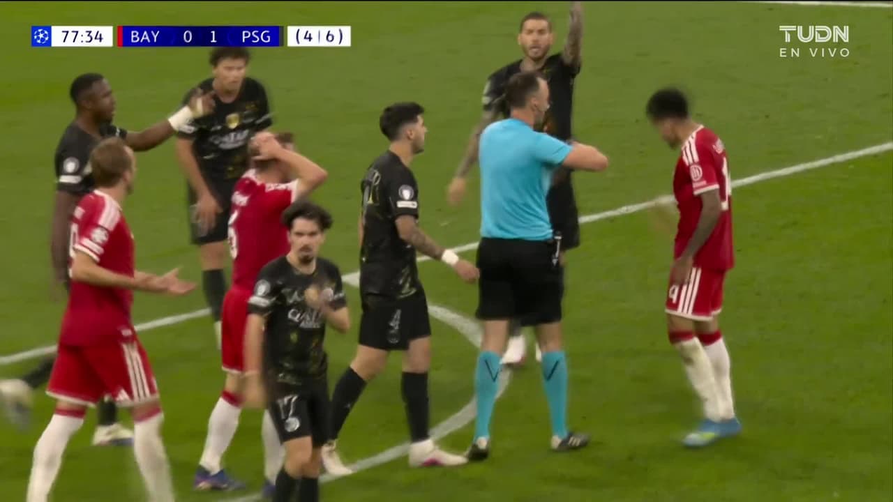 ¡Explotó Luis Díaz! Termina amonestado tras fuertes reclamos al árbitro