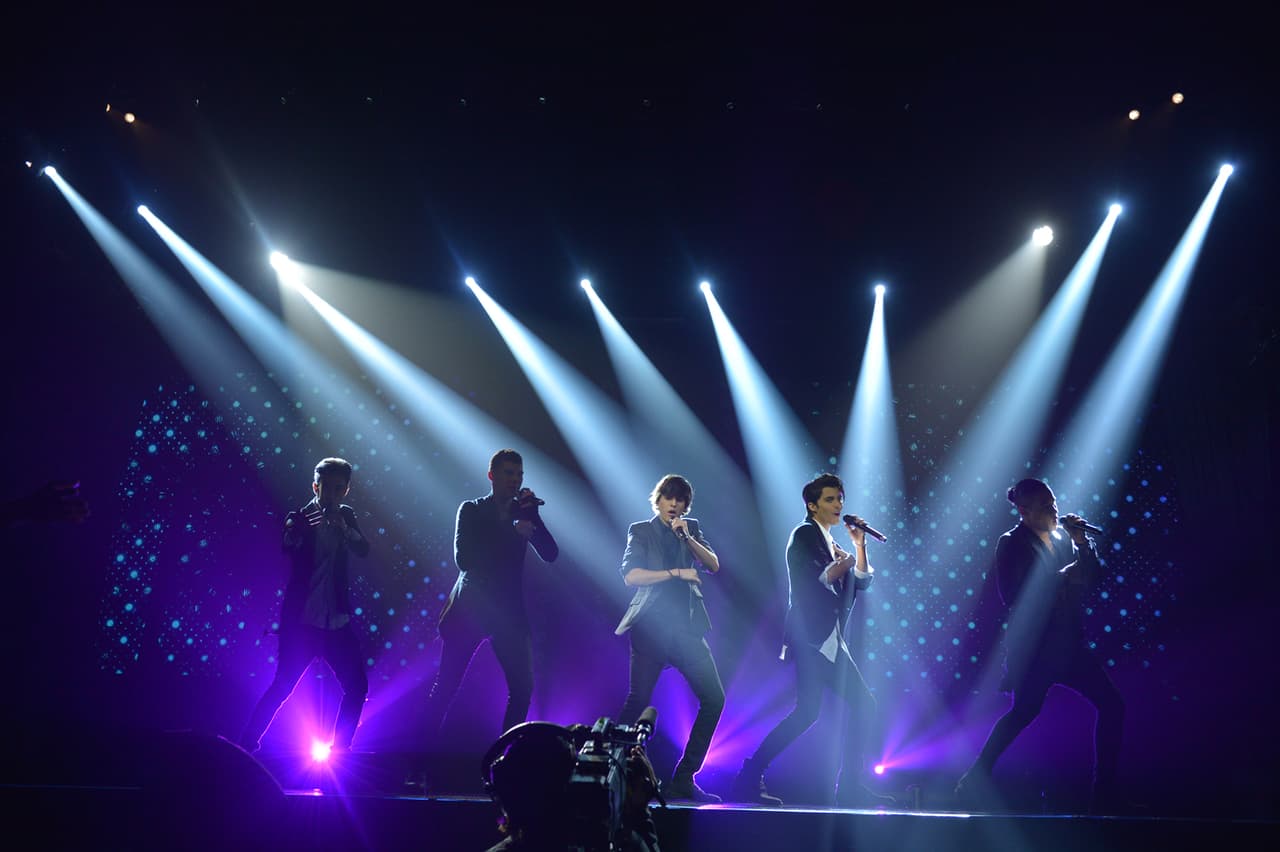 We all love CNCO! Eric, Zabdiel, Christopher, Joel y Richard cantaron sus éxitos "Tan fácil" y "Quisiera", si te perdiste la presentación
<a href="http://www.univision.com/shows/la-banda/cnco-regreso-a-la-banda-y-canto-tan-facil-y-quisiera-video" target="_blank"><b>aquí </b></a>la puedes ver una y otra vez.