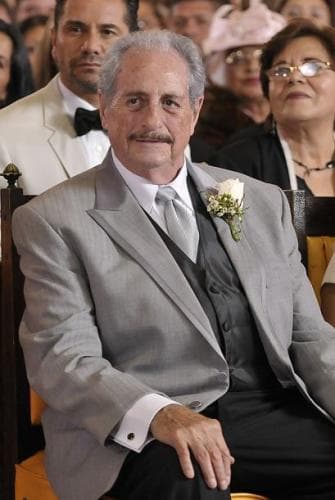 “Ahora que mi papá está en el cielo siempre le pido que me ayude, que mis palabras sean las correctas. Una vez me dijo que me maquillara la lengua antes de maquillarme yo, y eso lo tengo muy presente”, puntualizó la actriz.