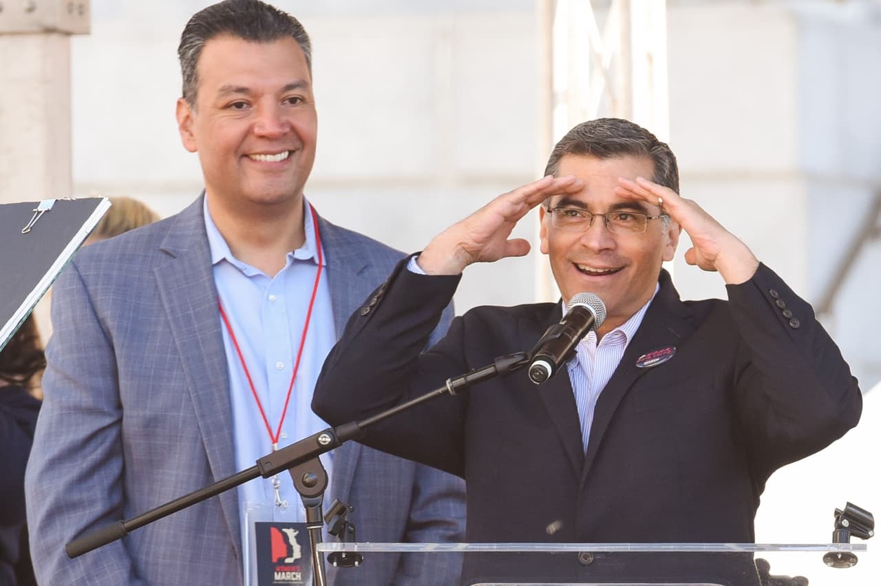 Becerra y Padilla mencionados entre los posibles reemplazos de Kamala Harris