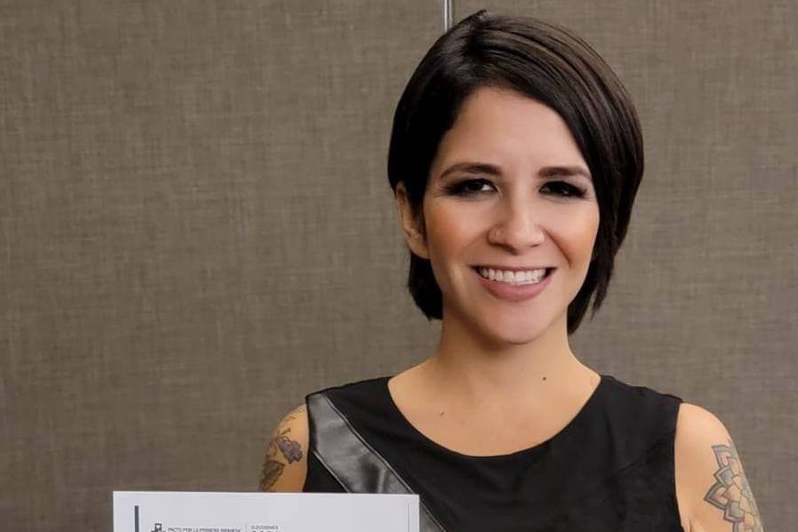 Candidata mexicana a diputada promete prótesis mamarias pagadas con dinero público