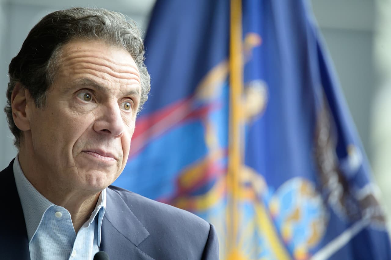 NYC debería "considerar seriamente" otros factores para el cierres de las escuelas: Cuomo 