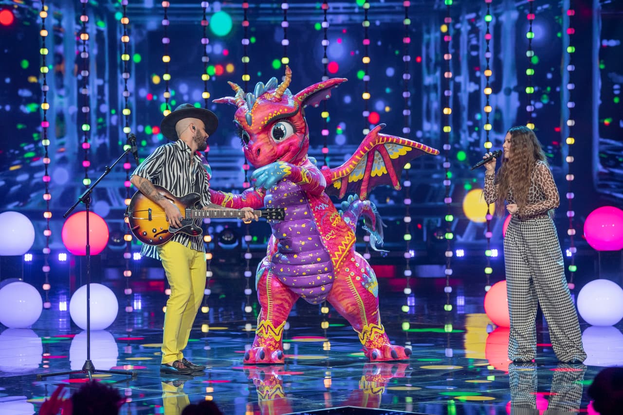 Alebrije también nos recordó sus mejores momentos en ¿Quién Es La Máscara? 2023, en la que reveló sus últimas pistas antes de subir por última vez al escenario. Ella también estuvo muy bien acompañada por el dueto Jesse & Joy, con quienes cantó ‘Imagina’.