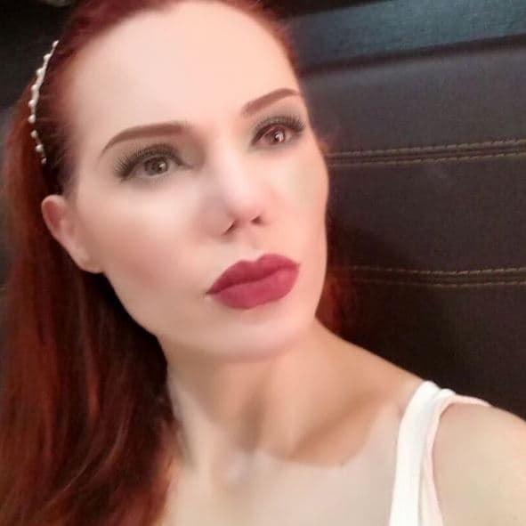 En una entrevista publicada por le revista 'People en Español' en 2005, la ahora DJ admitió que sus problemas de drogadicción se debieron a una depresión que no pudo superar.