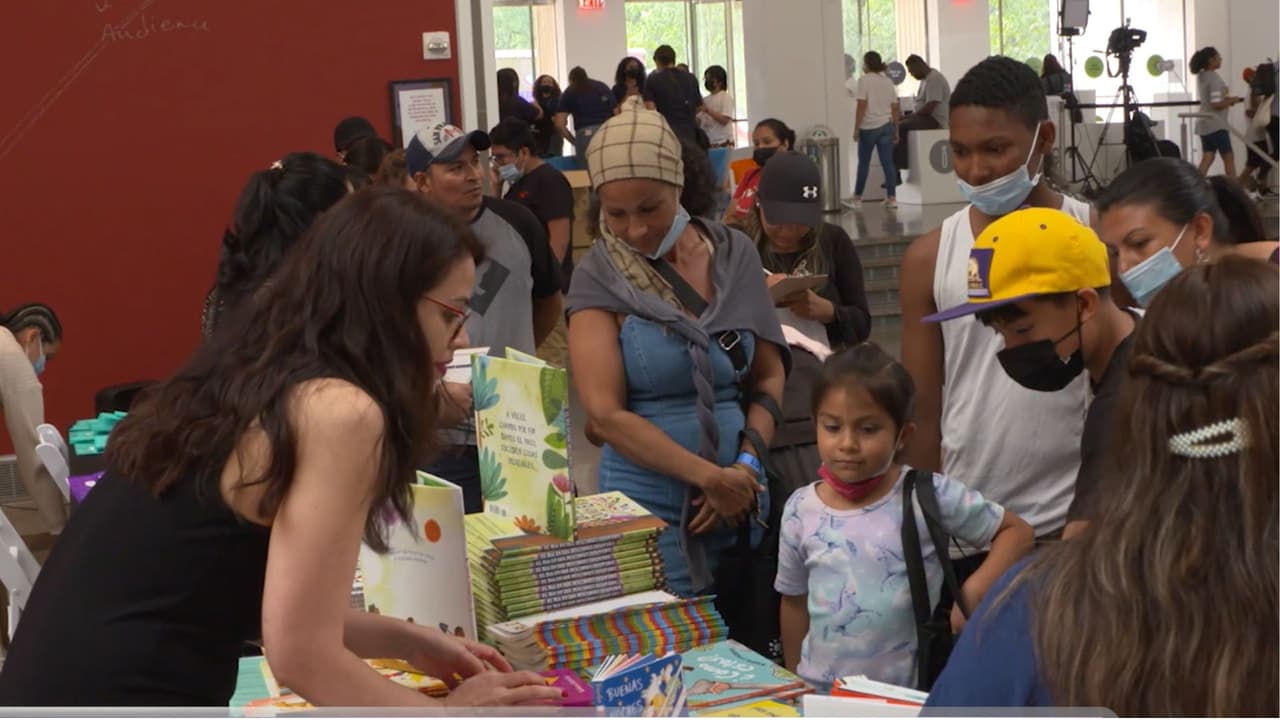 Estas organizaciones ofrecen mochilas y útiles escolares gratis en Nueva York