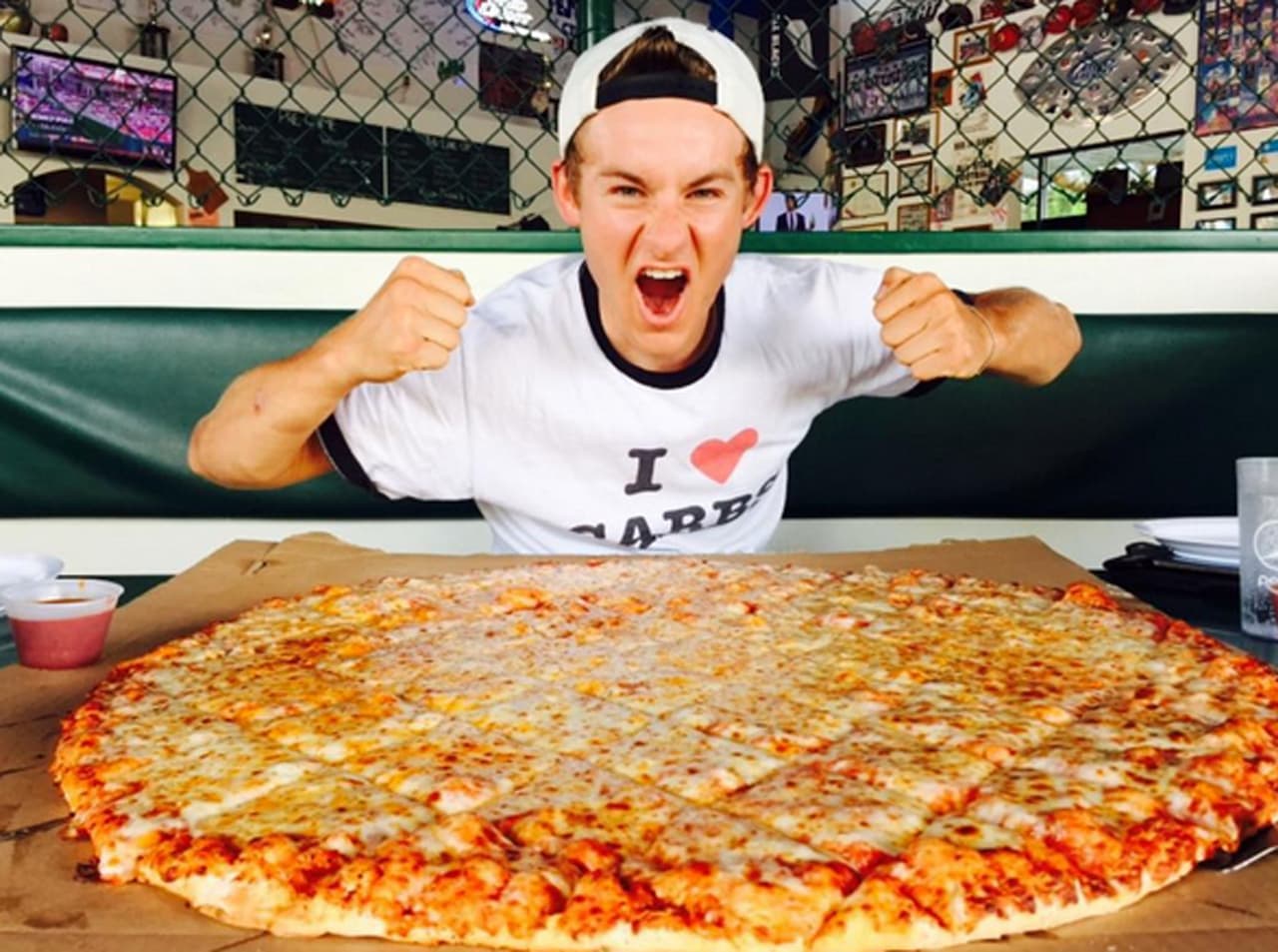 Fue admitido en el Centro Rosewood de Desórdenes Alimenticios en Wickenburg, Arizona.