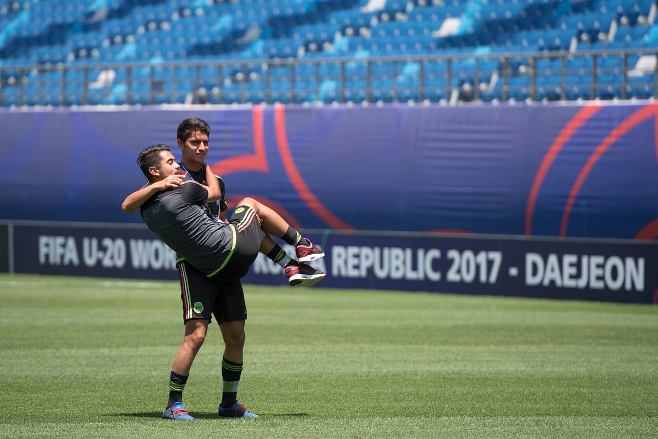 Los jugadores se divirtieron y bromearon durante el reconocimiento. Eso es parte de la confianza que existe dentro del grupo antes de su debut este sábado en el Mundial Sub-20 en Corea del Sur.