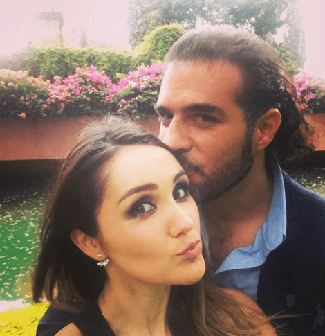 Lo que en un principio era una linda amistad según declaraciones de la actriz, el tiempo lo convirtió en amor.
<br>