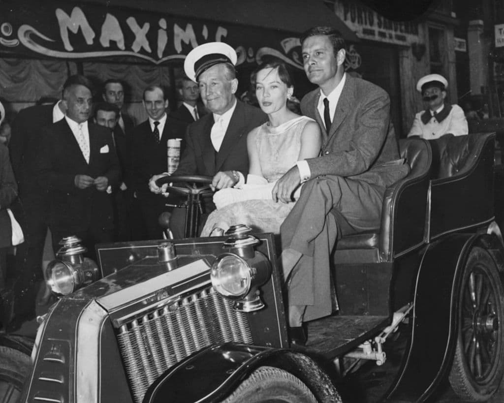 La película recibió 9 nominaciones al Oscar y las ganó todas, Mejor Película, Director, Fotografía, Guion Original, Vestuario, Decoración, Banda Sonora Original, Canción Original y Montaje.
<br>