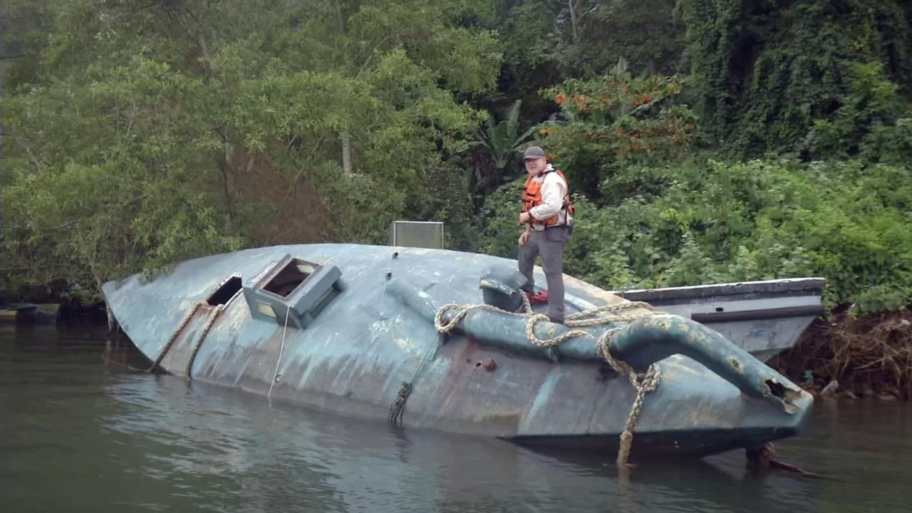 Gerardo Reyes, director de Univision Investiga, pudo revisar varios semi sumergibles incautados por autoridades navales de Colombia.