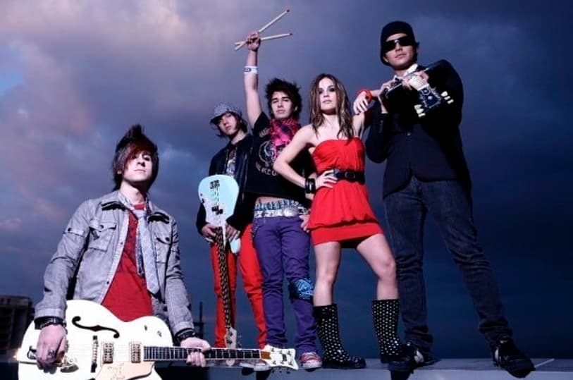 <b>Yadira Gianola - Nikki Clan</b>
<br>En muchos países de latinoamérica, especialmente México, aún recuerdan a esta banda de habla hispana que tenía todo el look emo por allá del 2005.
