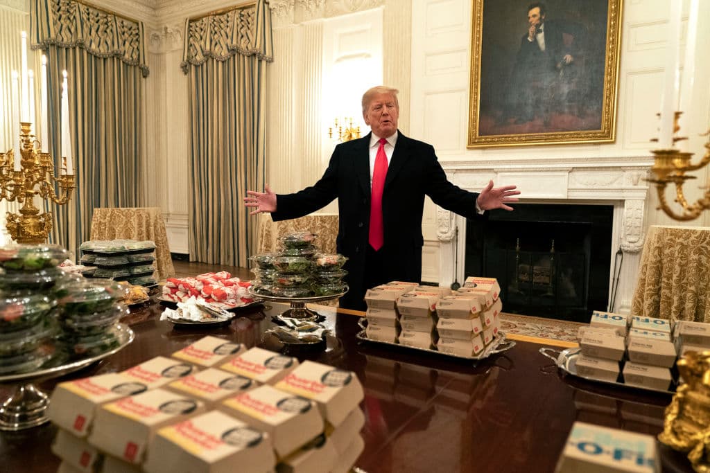 Los Tigers y demás invitados recibieron hamburguesas de Wendy's y de McDonald's, algo por demás inusual en la residencia del presidente de Estados Unidos.