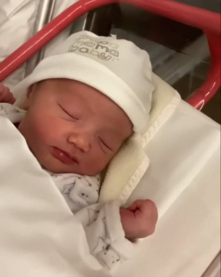 Fue a través de esa revista que Sharon y Gianluca compartieron que su hija nació con la condición conocida como 
<a href="https://www.univision.com/famosos/hija-gianluca-vacchi-sharon-fonseca-tiene-paladar-hendido-fotos">"paladar hendido"</a>. 
<br>