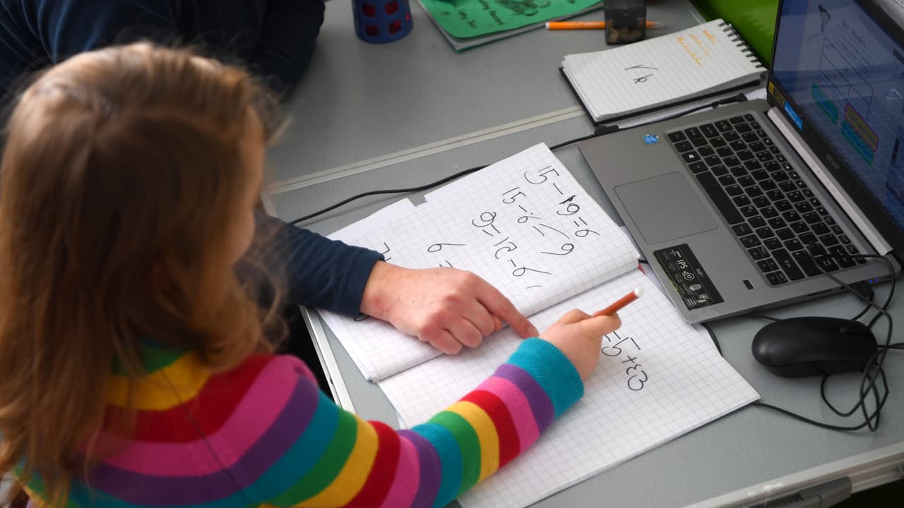 Dallas ISD lanza iniciativa para reincorporar a los estudiantes que no se han reportado a clases