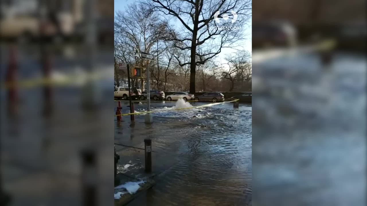 Cierran calles y suspenden servicio de subway tras ruptura de tubería de agua en Manhattan