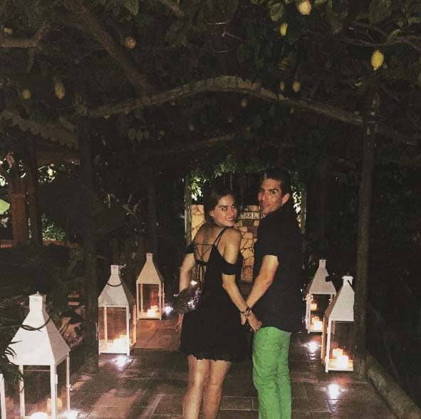 Galilea y Fernando derraman miel.