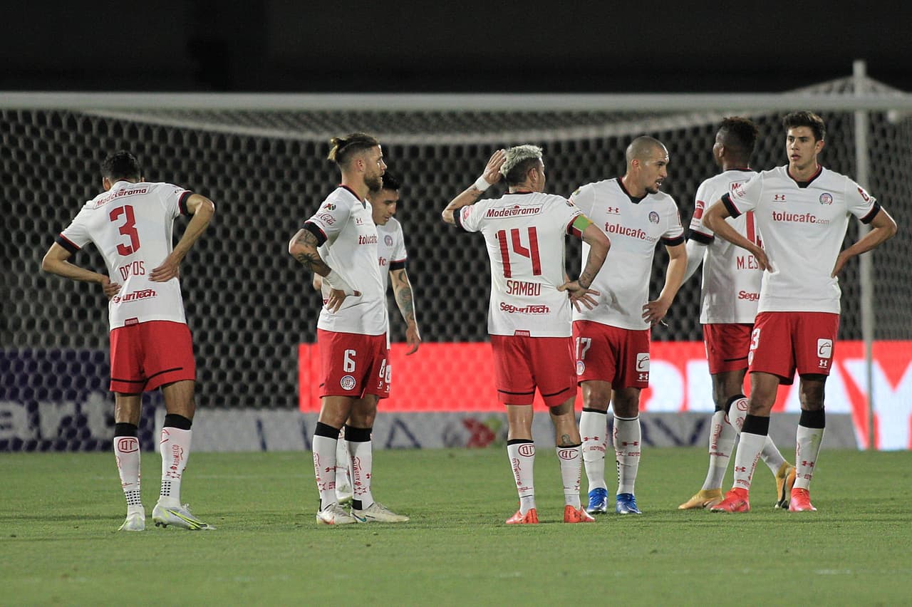 La narrativa del segundo tiempo fue similar. Toluca se volvía cada vez más precipitado y los Bravos aprovecharían cualquier distracción.