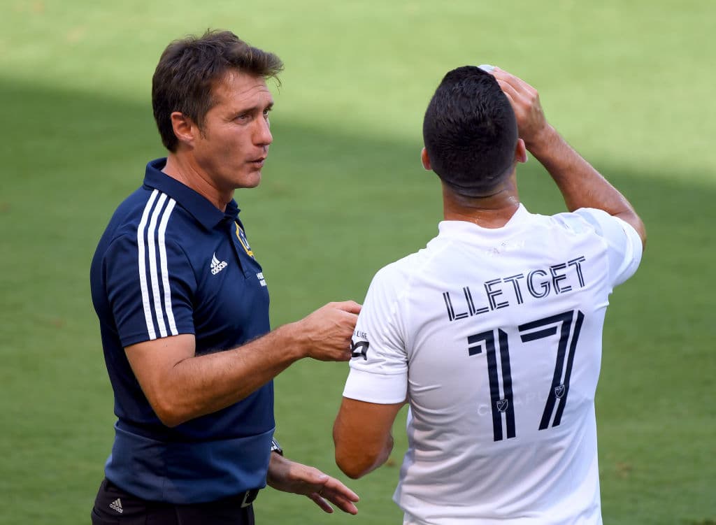 En una edición más del Clásico del Tráfico, el conjunto galáctico consiguió la victoria por dos goles a cero.