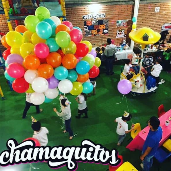 Tiene un salón que se llama 'Chamaquitos', aunque es de sus pequeños hijos, pero él lo administra.