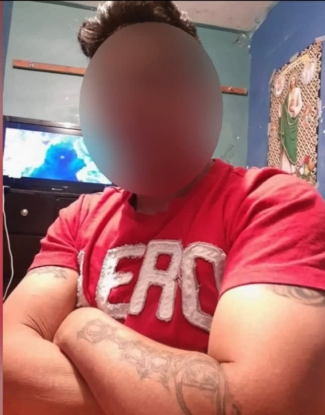 Y es que, por el momento, todas las miradas de las autoridades apuntan al hombre con el que Mary compartía su casa y la vida de su hija. Identificado como Luis Cuevas,
<b>el sujeto está siendo buscado por oficiales mexicanos y estadounidenses. </b>
<br>